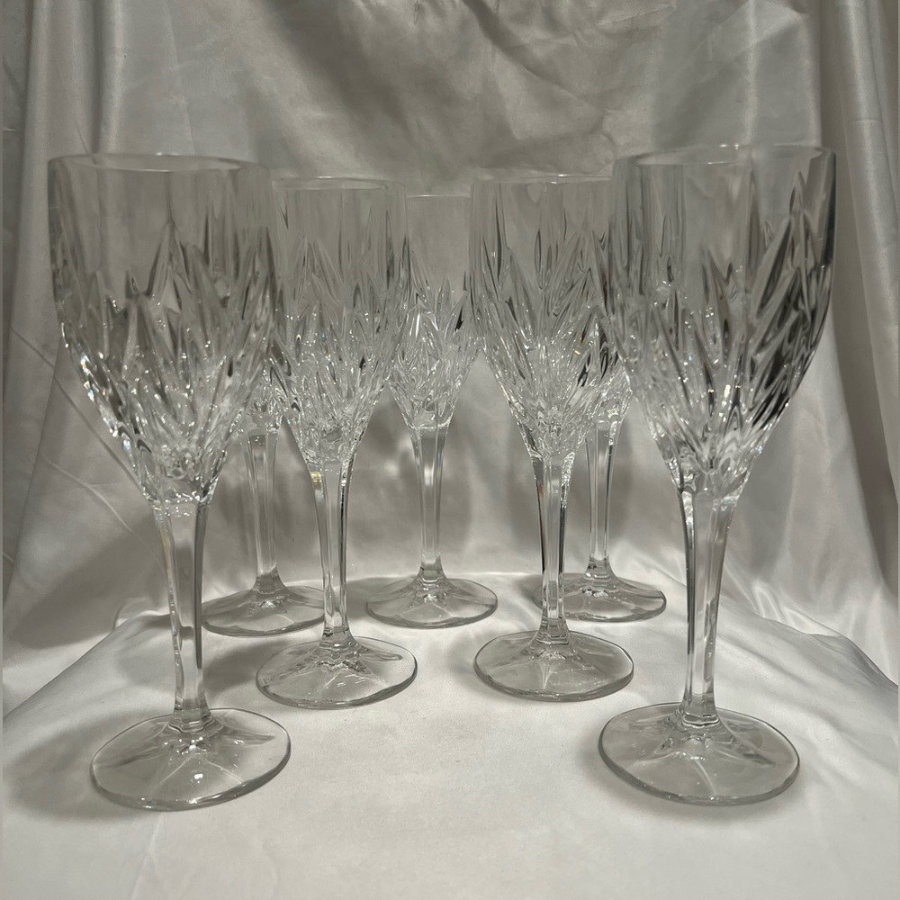 Gorham Crystal Clear Star Blossom Wine Glasses Set of 7 - Picture 9 of 9